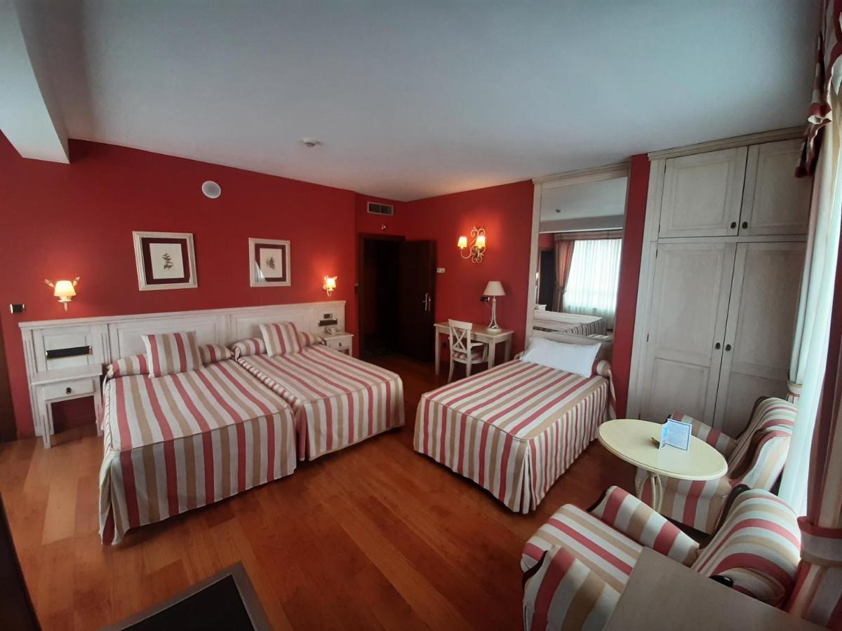 Hotel Leonor Miron Soria Exterior photo