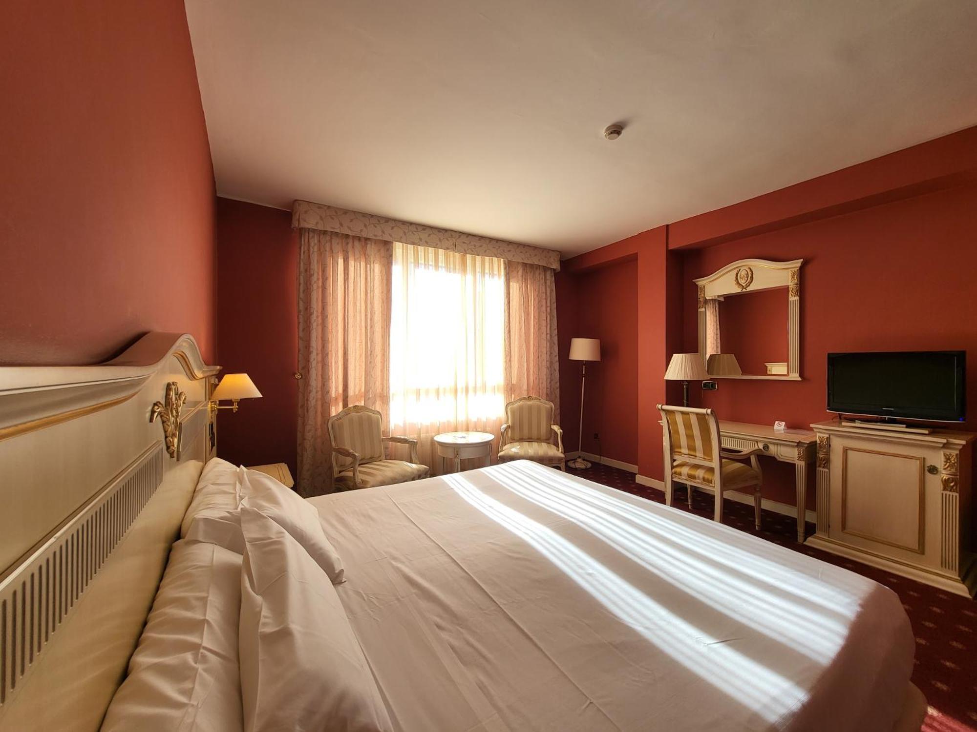 Hotel Leonor Miron Soria Exterior photo