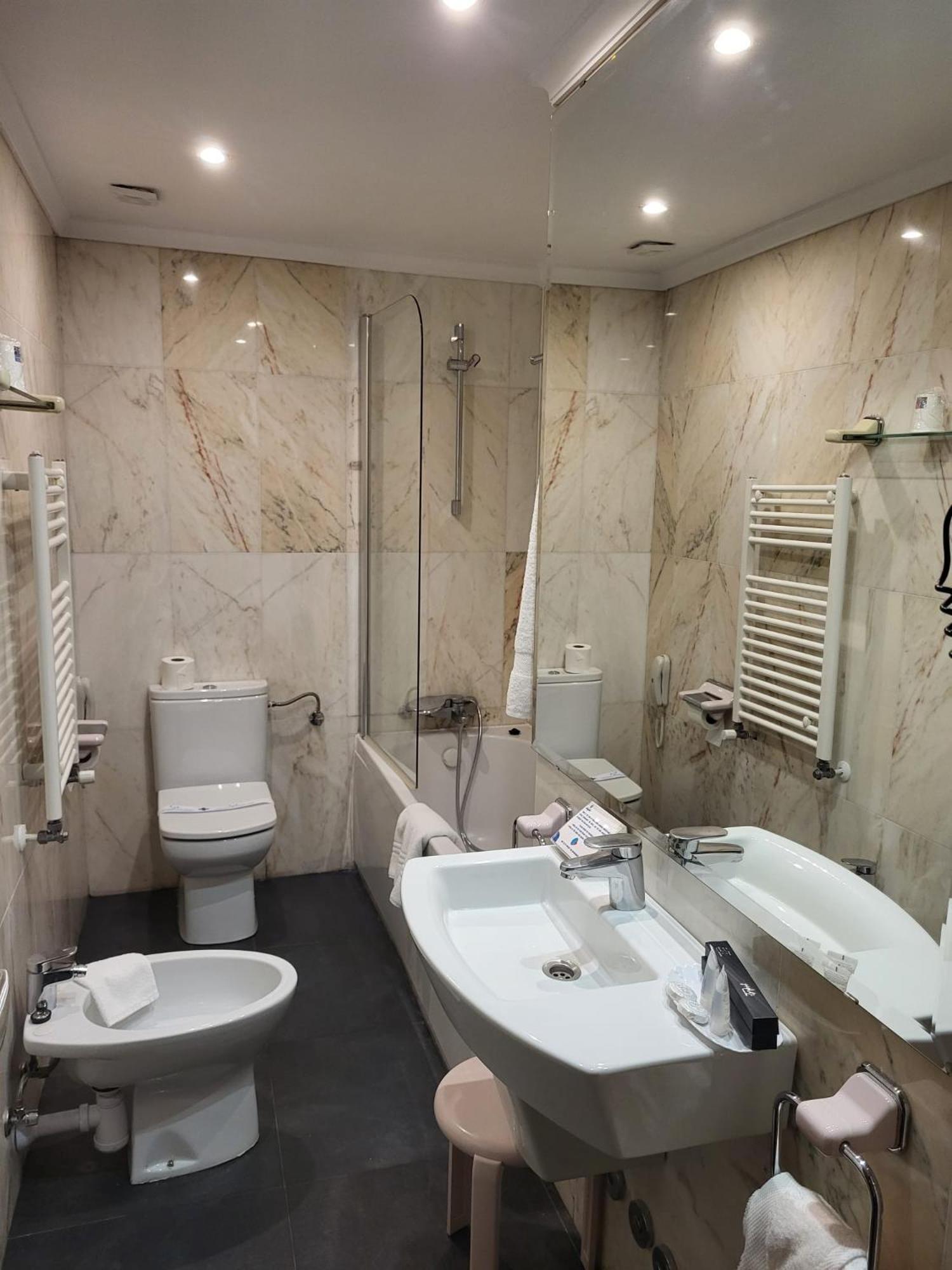 Hotel Leonor Miron Soria Exterior photo