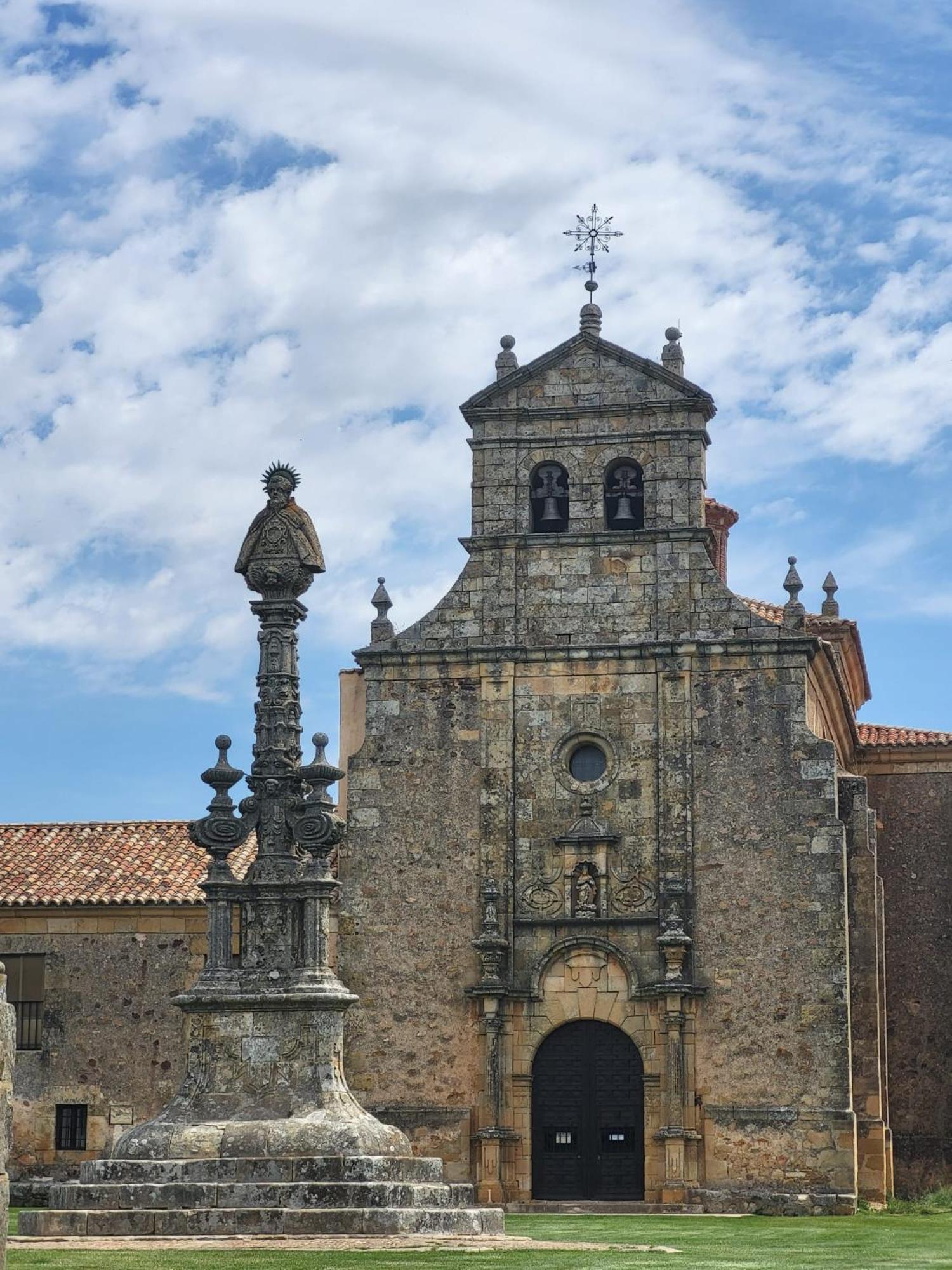 Hotel Leonor Miron Soria Exterior photo